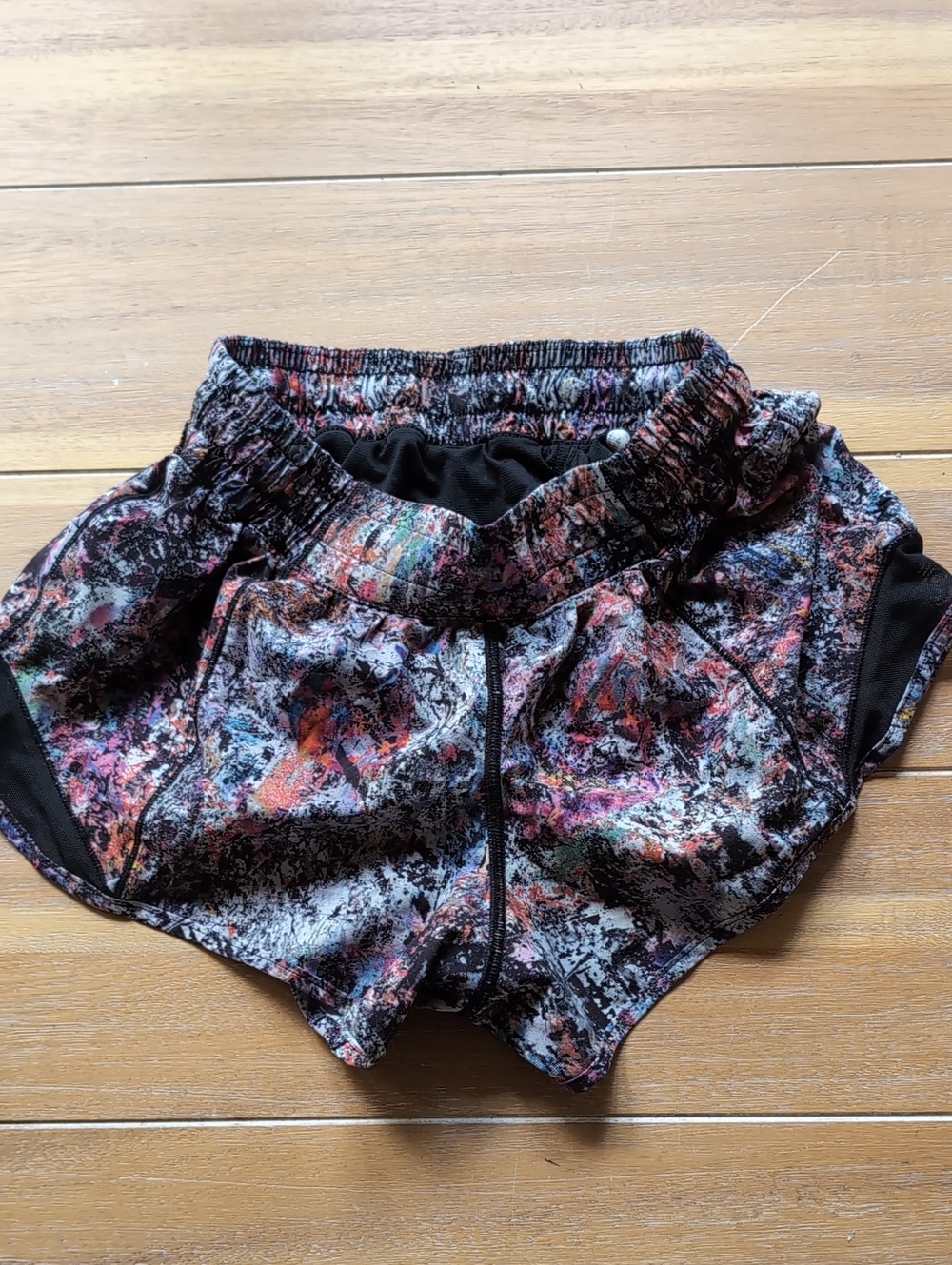 Lululemon Athletica Hotty Hot Paint Drift Shorts